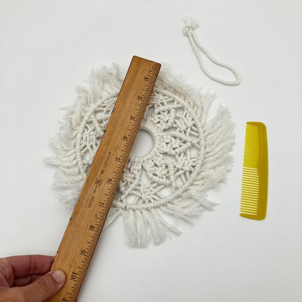 Hume Decor Macrame Wall Hanging Round Mandala 8in White Boho Fringe Comb NEW